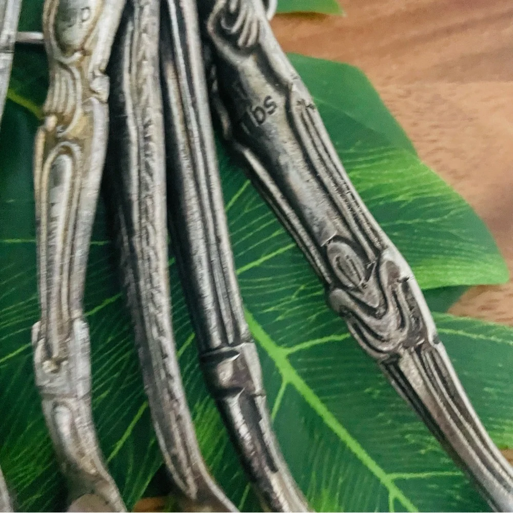 Anthropologie antique retro vintage style measuring spoon set of 5 safety pin